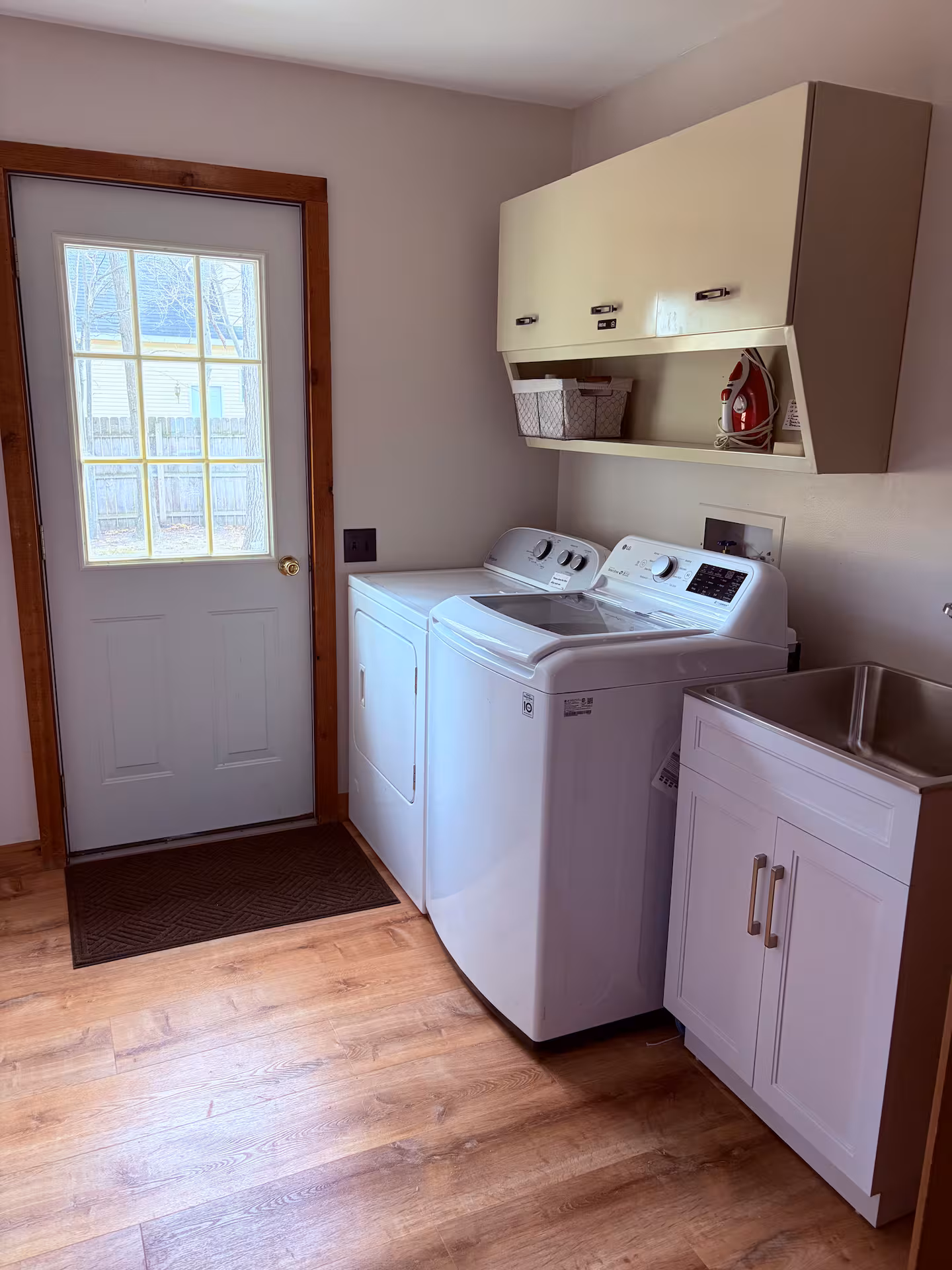 Laundry area at Clink's Cabin